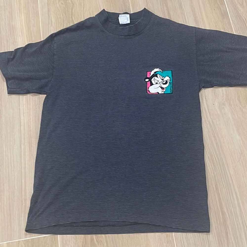 Pepé Le Pew med vintage shirt warner brothers